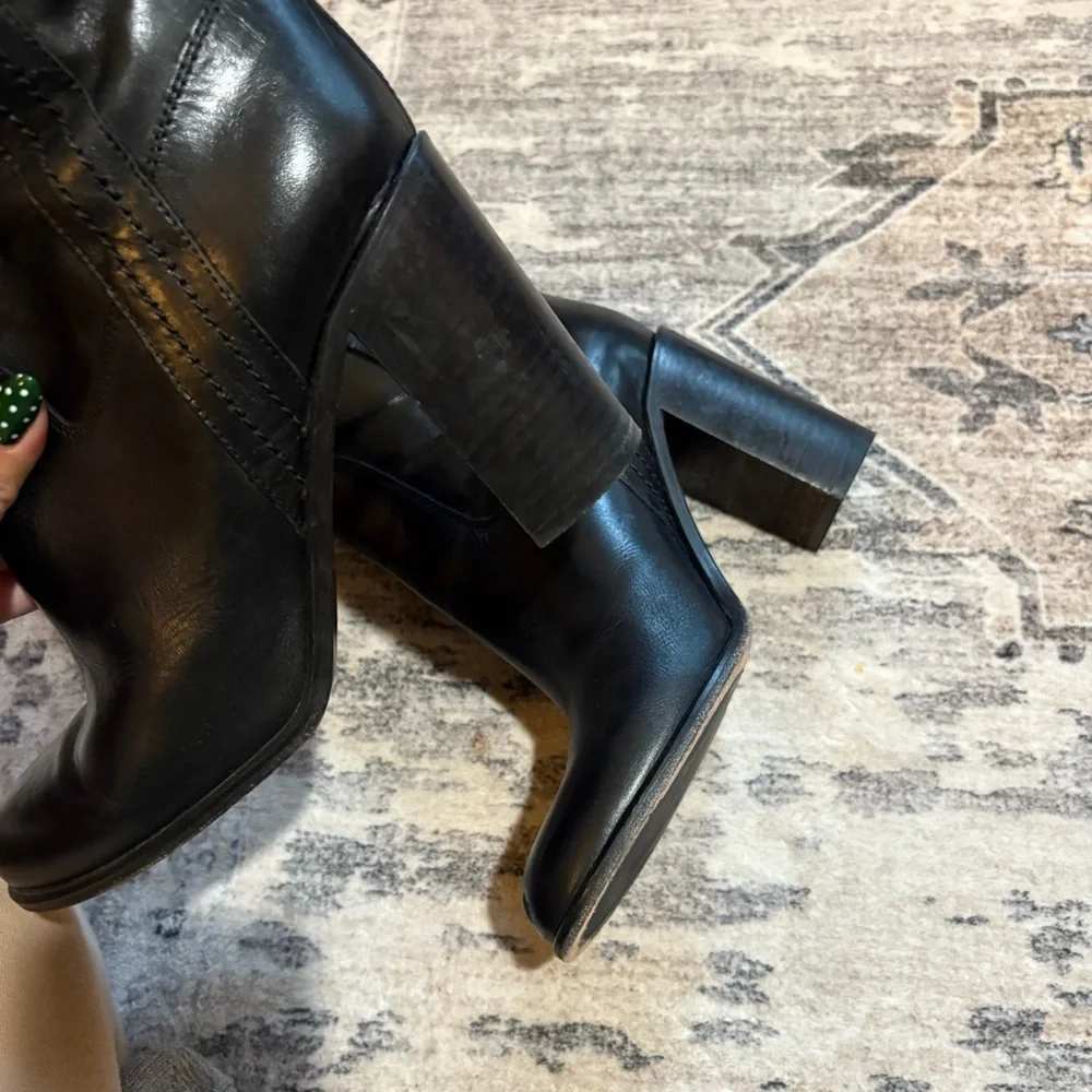 Kate spade baise black Leather heeled boots size 8